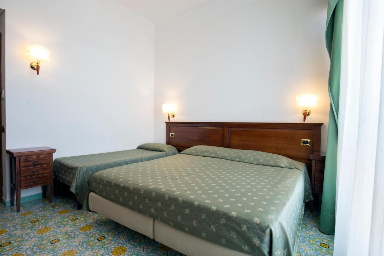 La Panoramica Hotel Castellammare di Stabia Ngoại thất bức ảnh