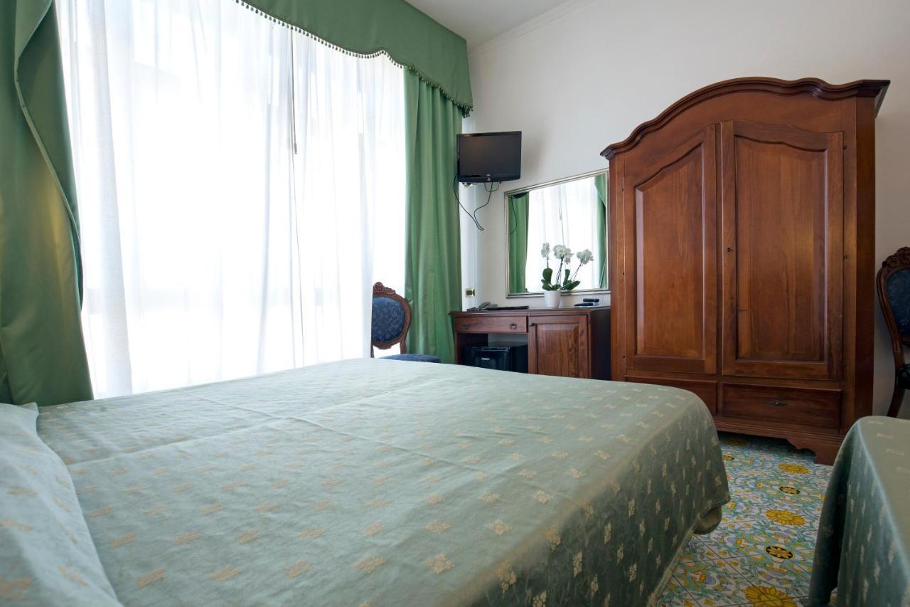 La Panoramica Hotel Castellammare di Stabia Ngoại thất bức ảnh