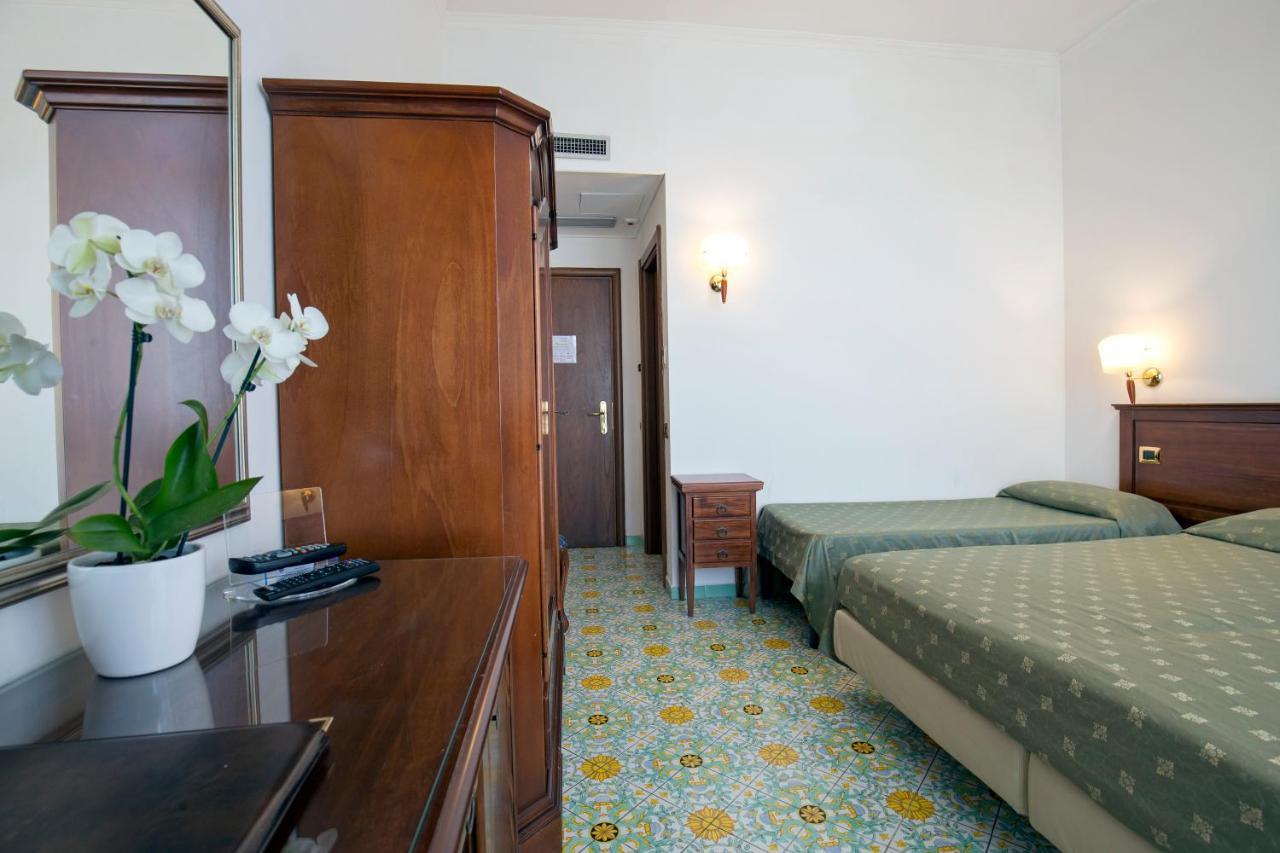 La Panoramica Hotel Castellammare di Stabia Ngoại thất bức ảnh